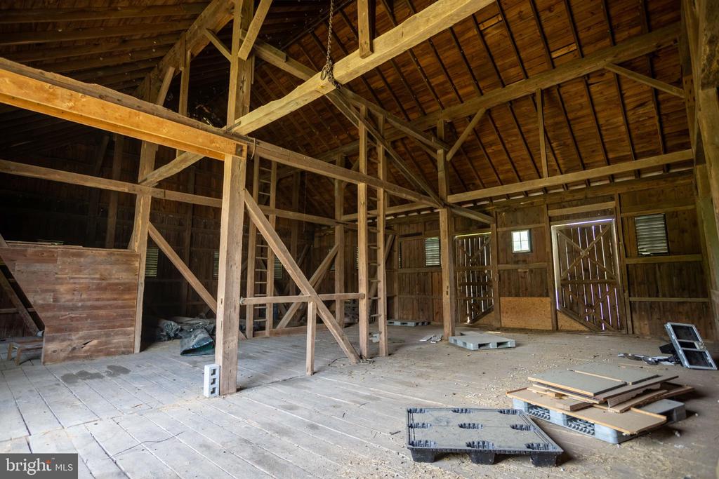 1207 FLOHRS CHURCH ROAD