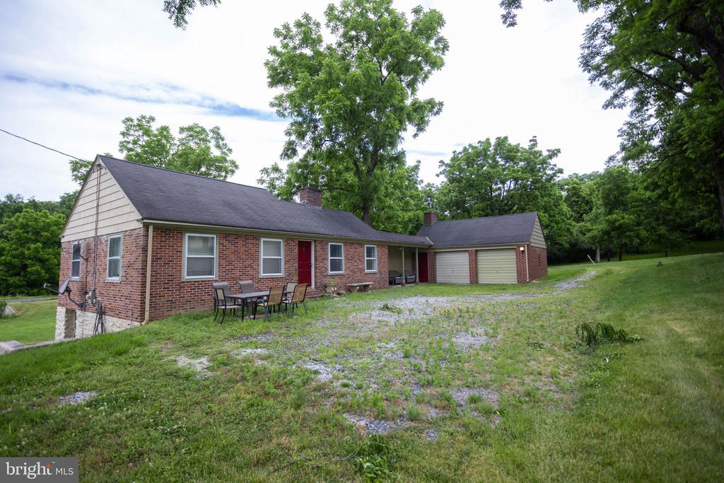 1207 FLOHRS CHURCH ROAD