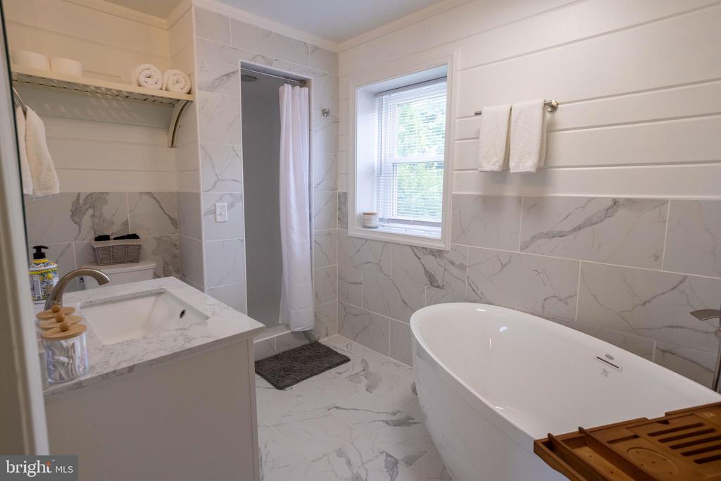 1207 FLOHRS CHURCH ROAD