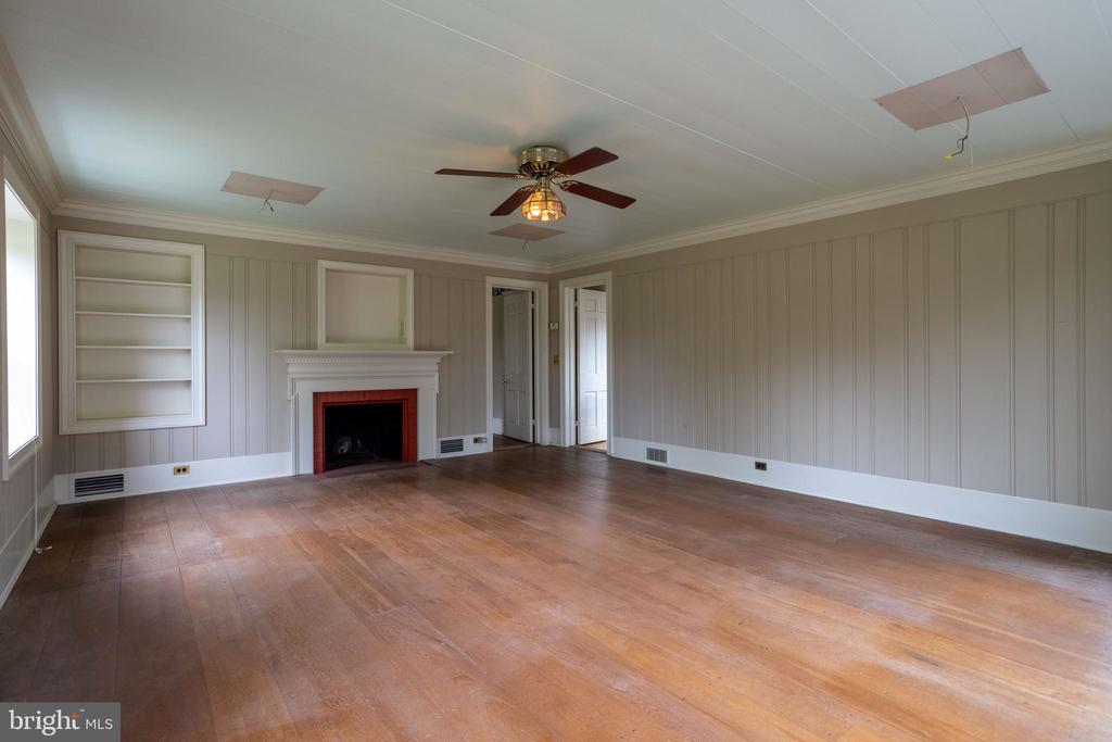1207 FLOHRS CHURCH ROAD