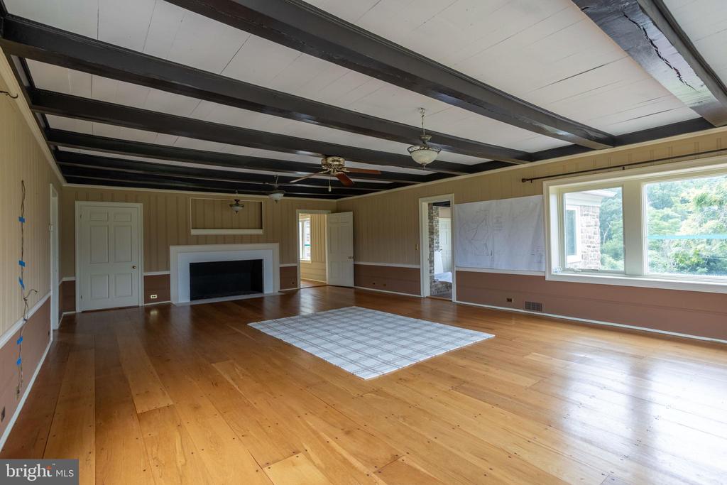 1207 FLOHRS CHURCH ROAD