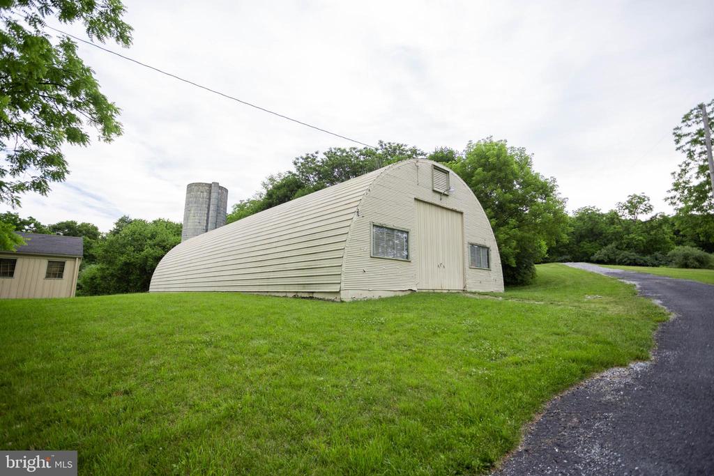 1207 FLOHRS CHURCH ROAD