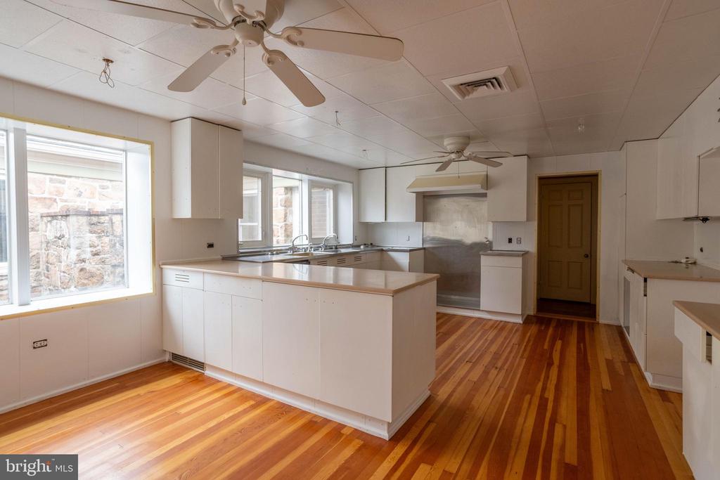 1207 FLOHRS CHURCH ROAD