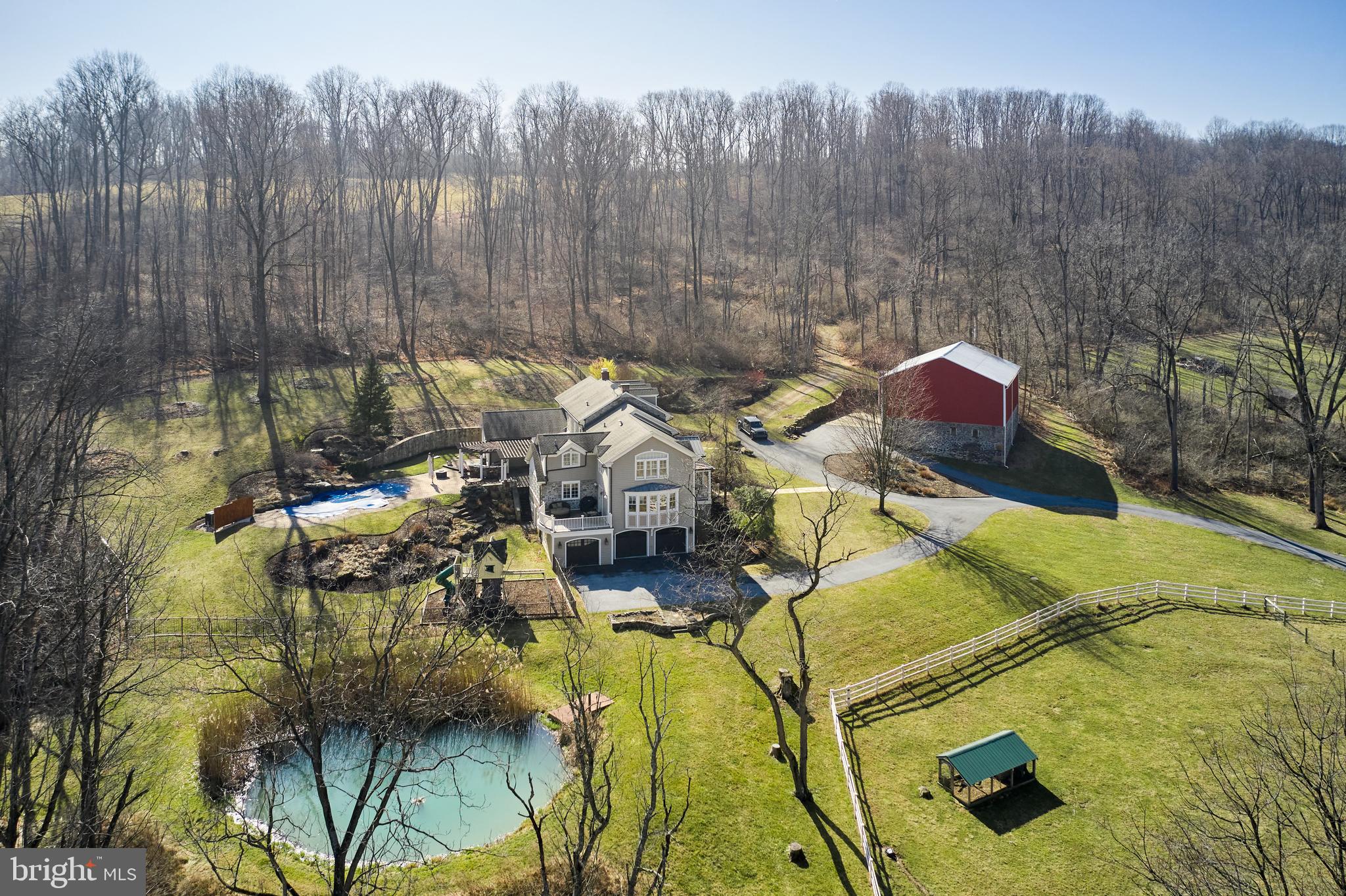 836 MEMORIAL HIGHWAY