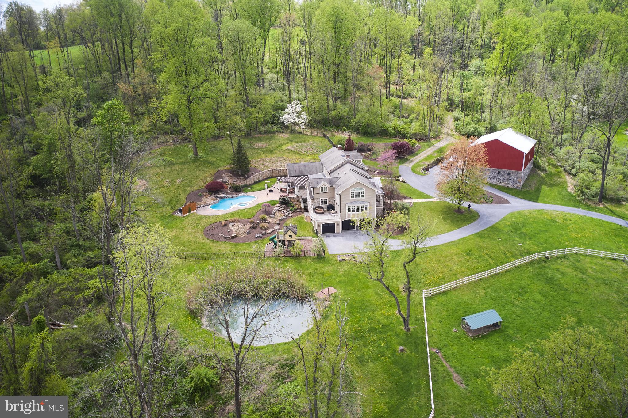 836 MEMORIAL HIGHWAY