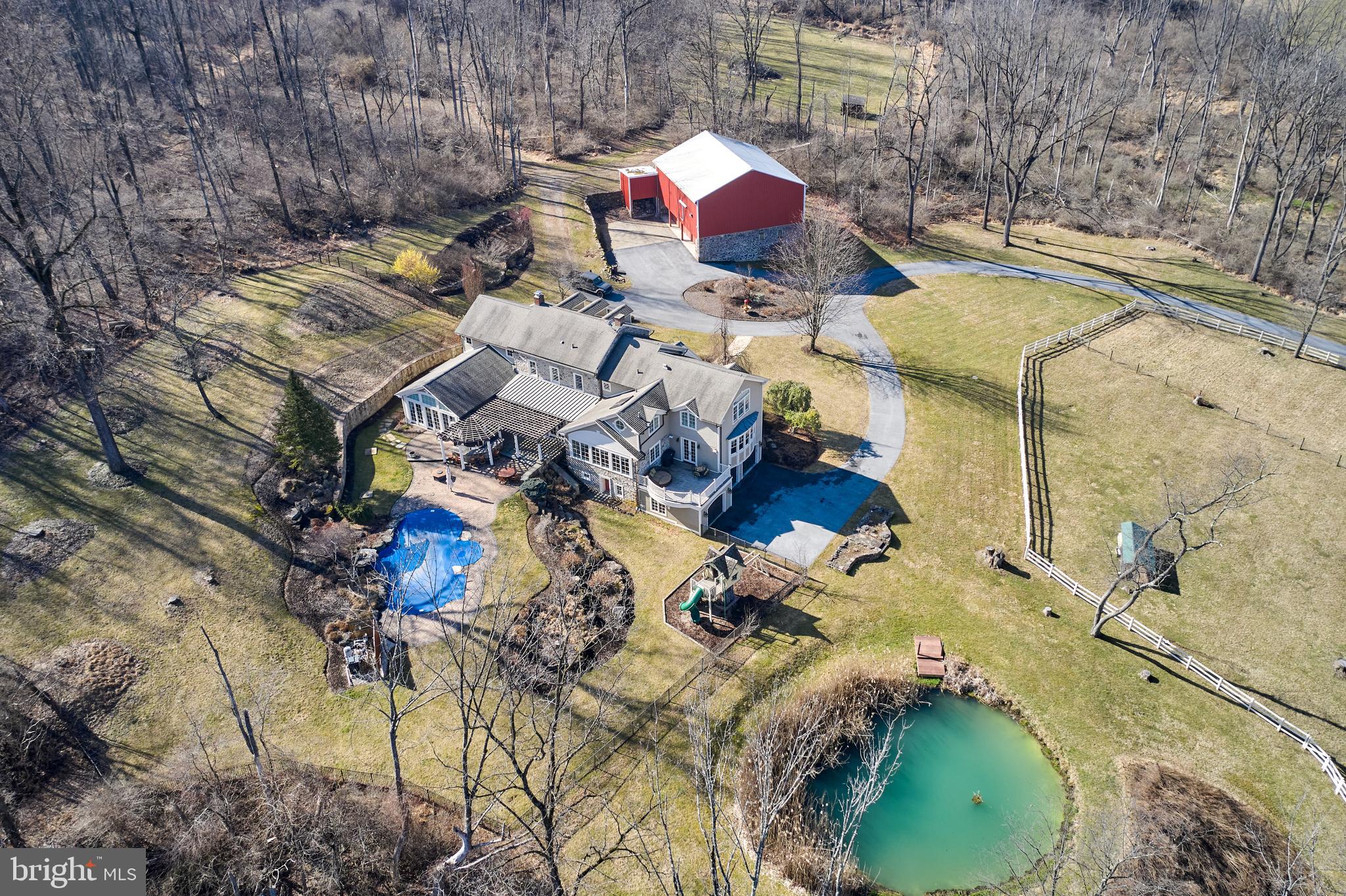 836 MEMORIAL HIGHWAY