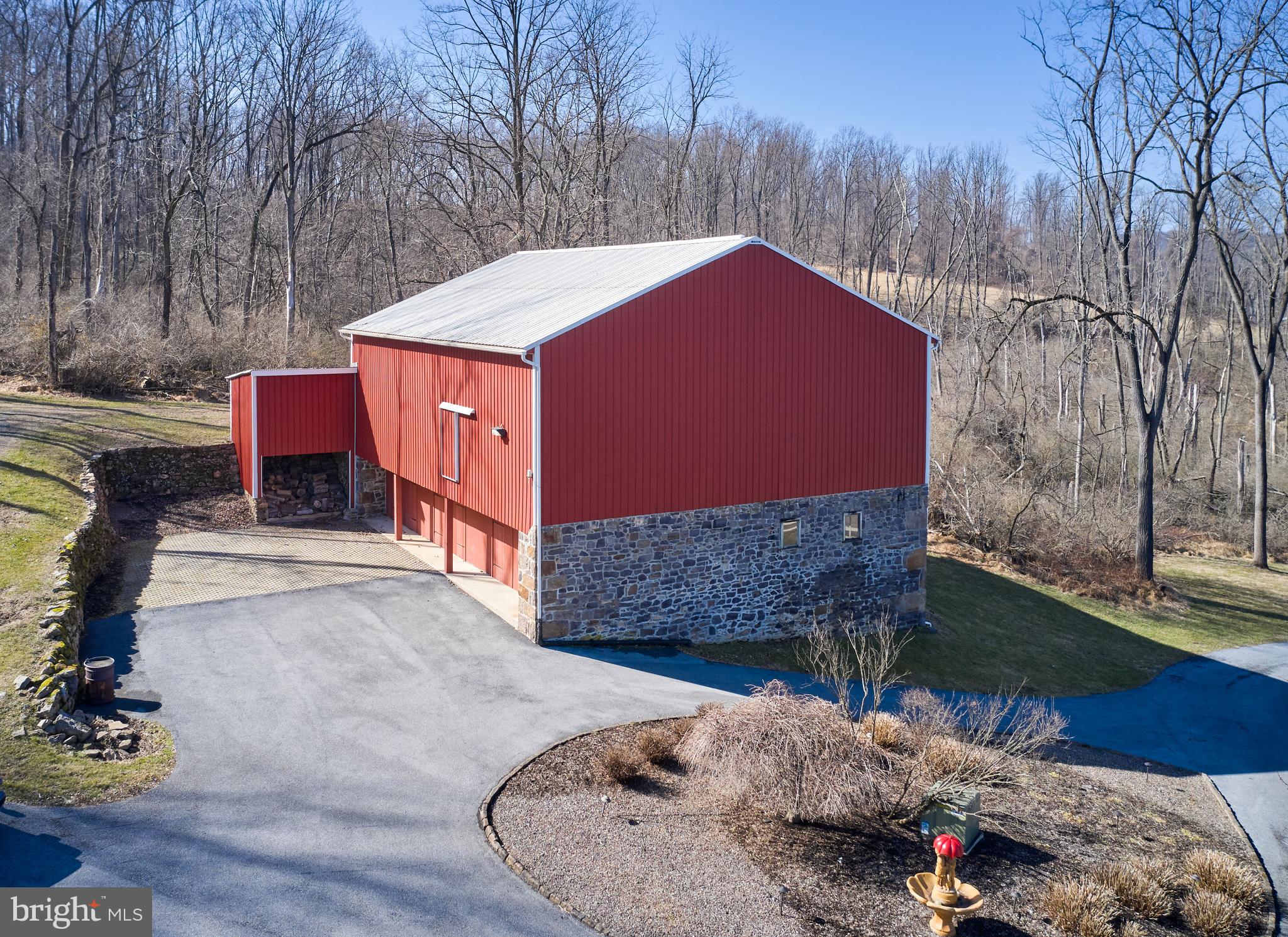836 MEMORIAL HIGHWAY