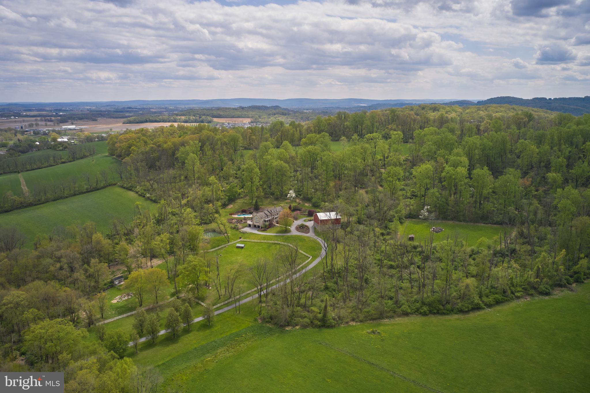 836 MEMORIAL HIGHWAY