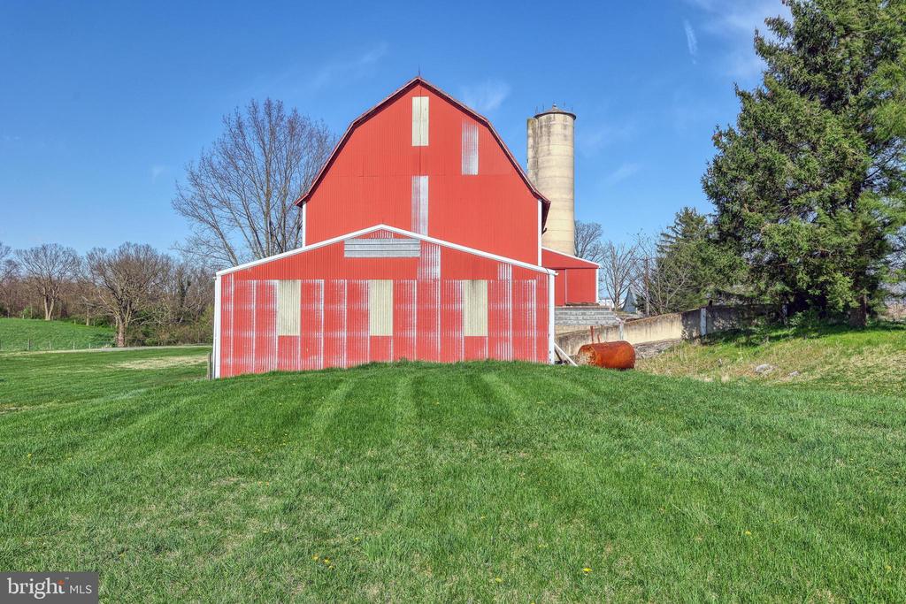 197 BARNSTABLE ROAD