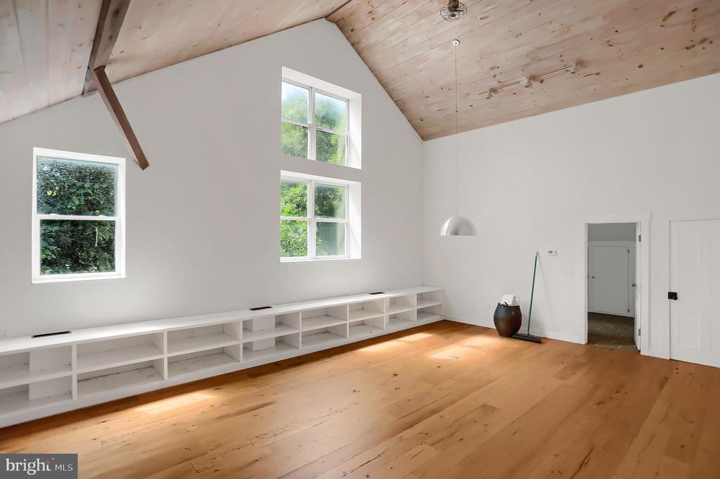 22746 COVERT