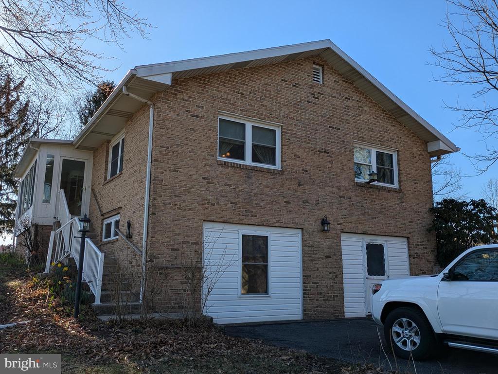 35 PINE HILL ROAD
