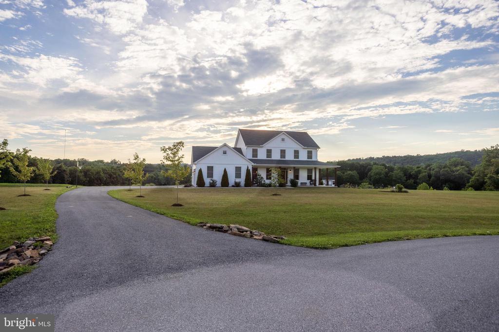 50 BELLA TERRA DRIVE