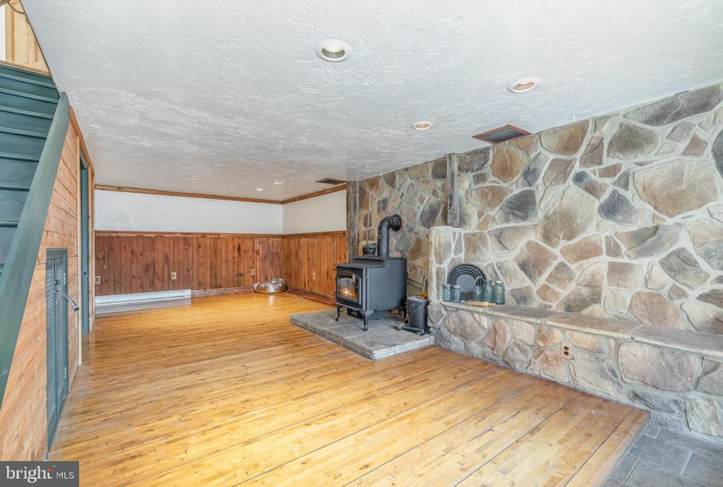 105 WILLOW ROAD