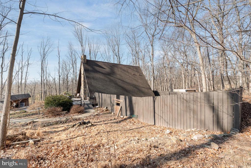 105 WILLOW ROAD