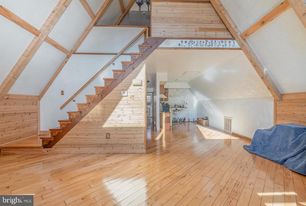 105 WILLOW ROAD