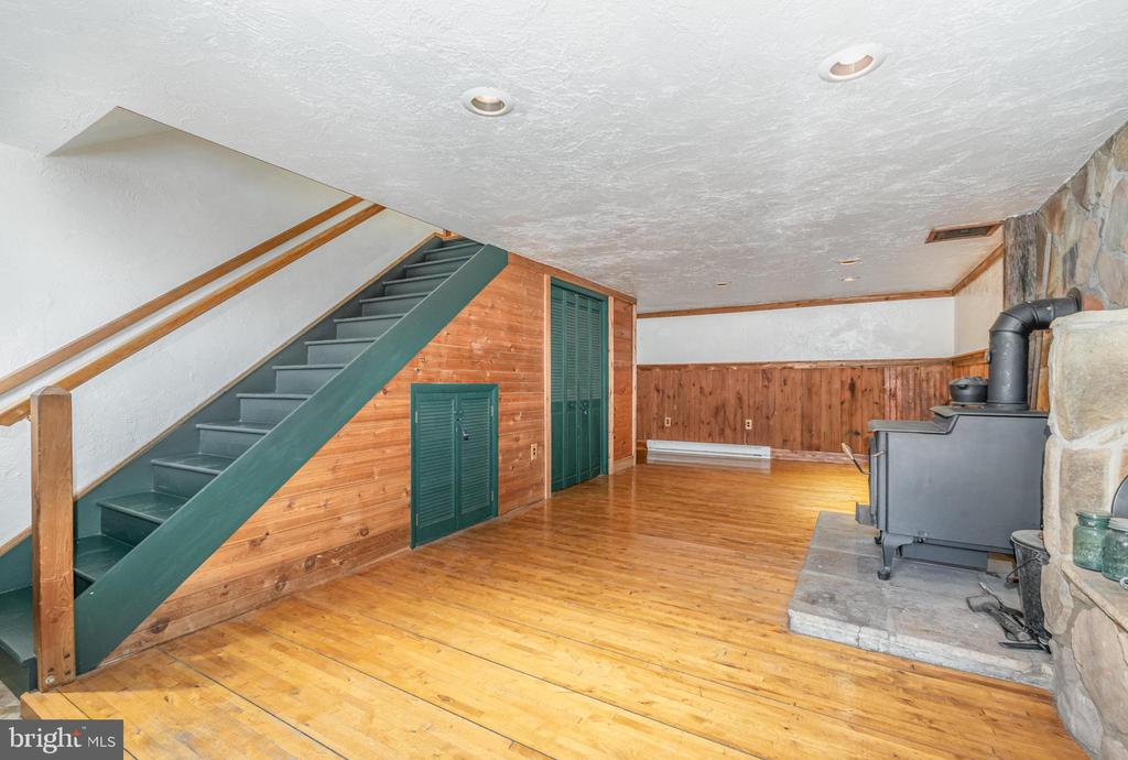 105 WILLOW ROAD