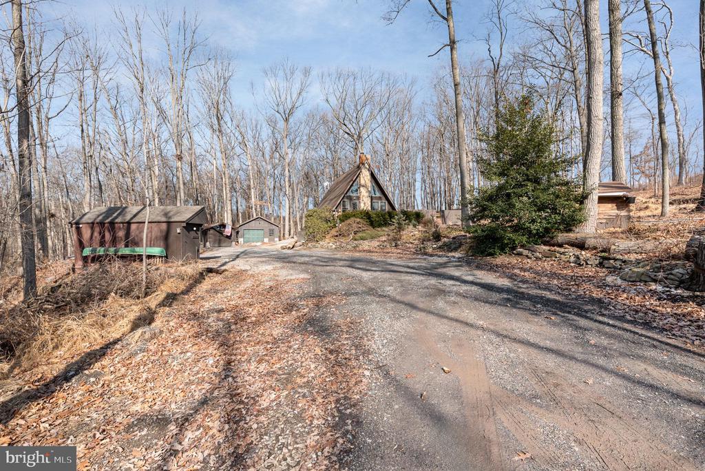 105 WILLOW ROAD