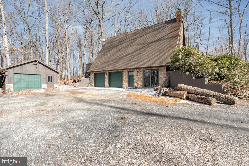 105 WILLOW ROAD