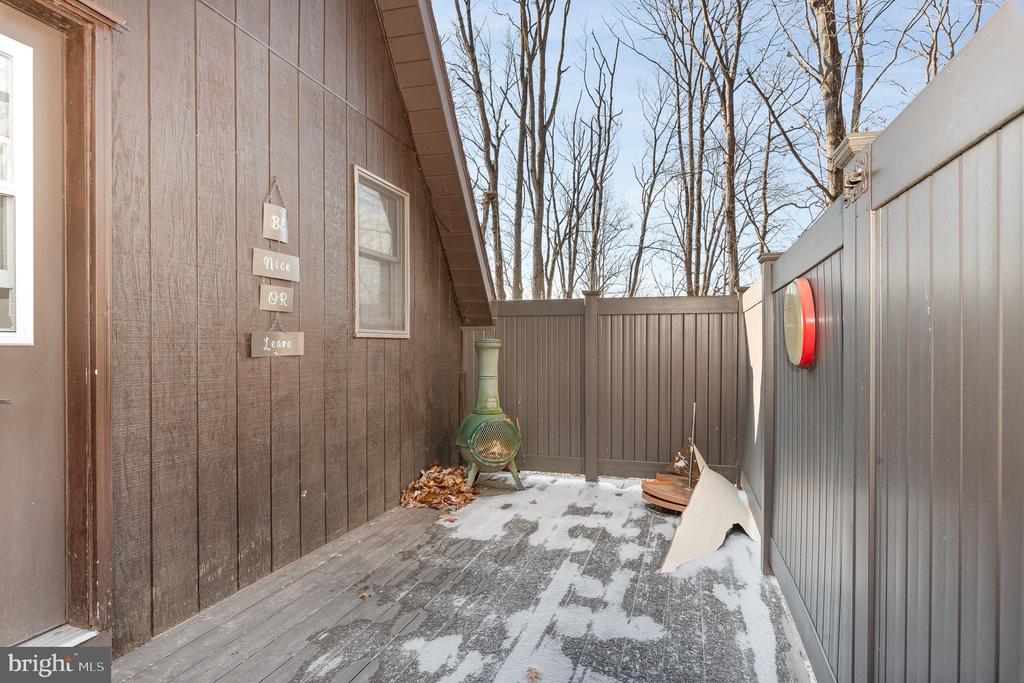 105 WILLOW ROAD