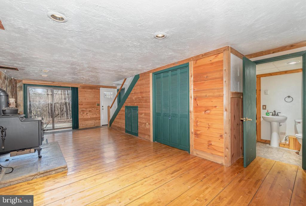 105 WILLOW ROAD