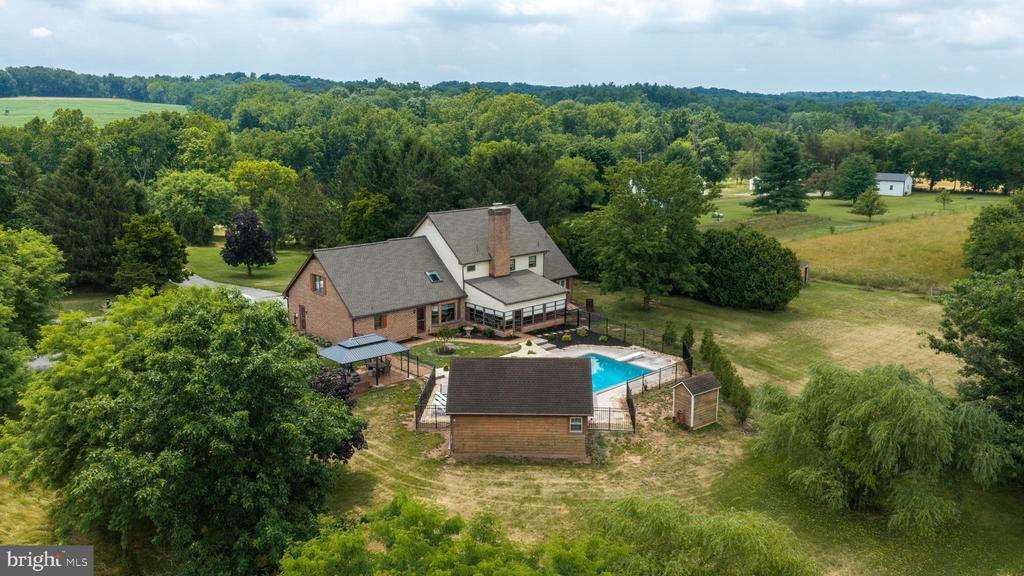 38 HOFFMAN ROAD