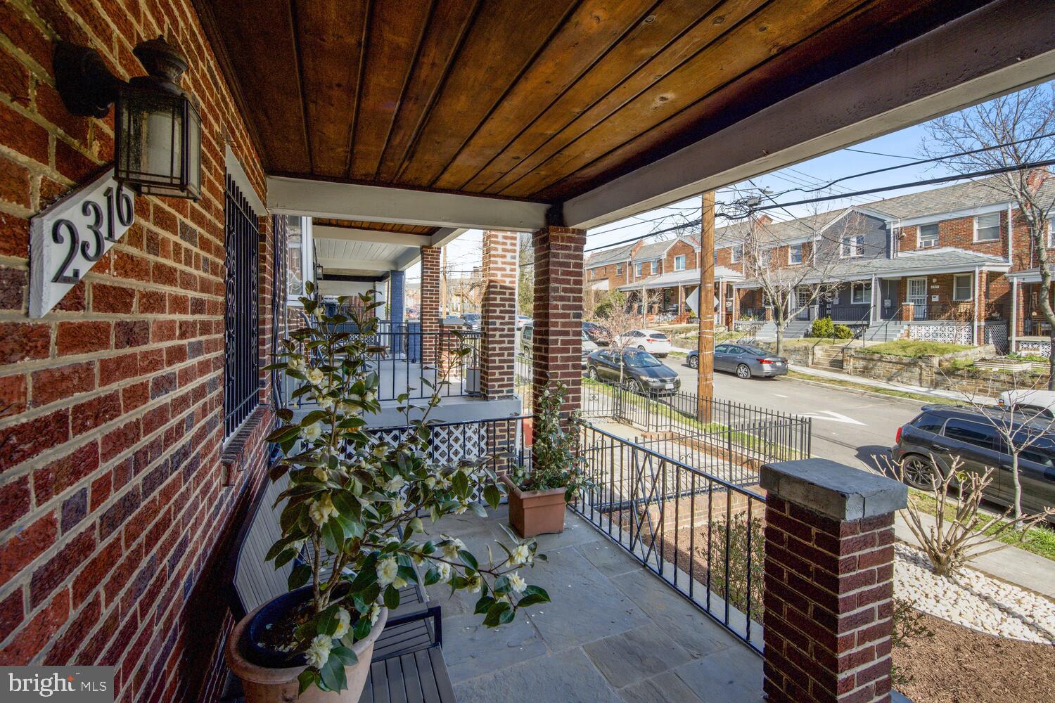 2316 13th Pl NE
