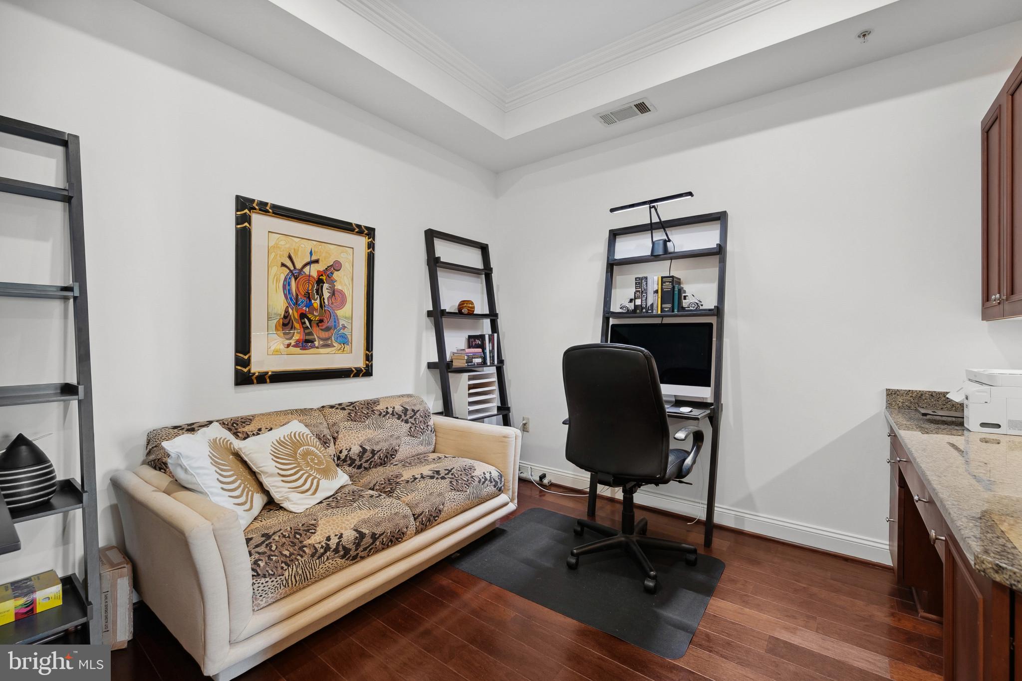 2501 Wisconsin Ave NW #404