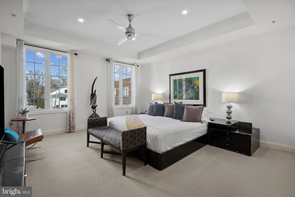 2501 Wisconsin Ave NW #404