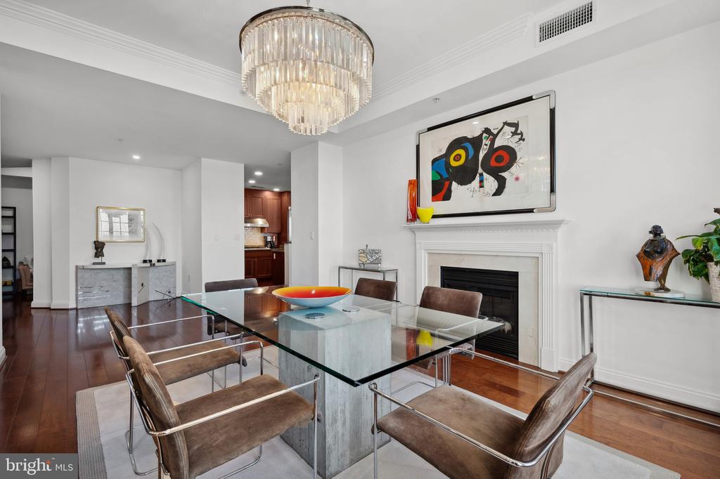 2501 Wisconsin Ave NW #404