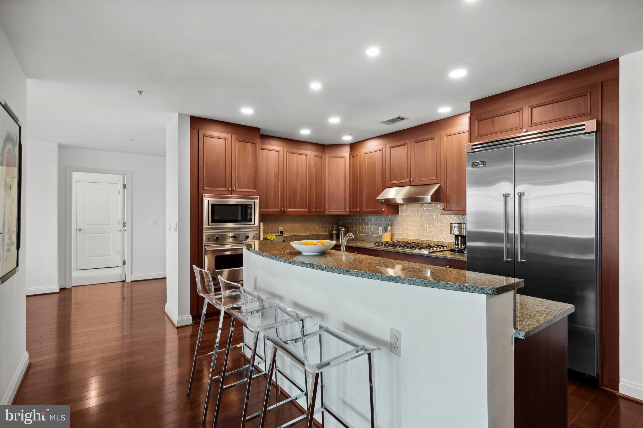 2501 Wisconsin Ave NW #404