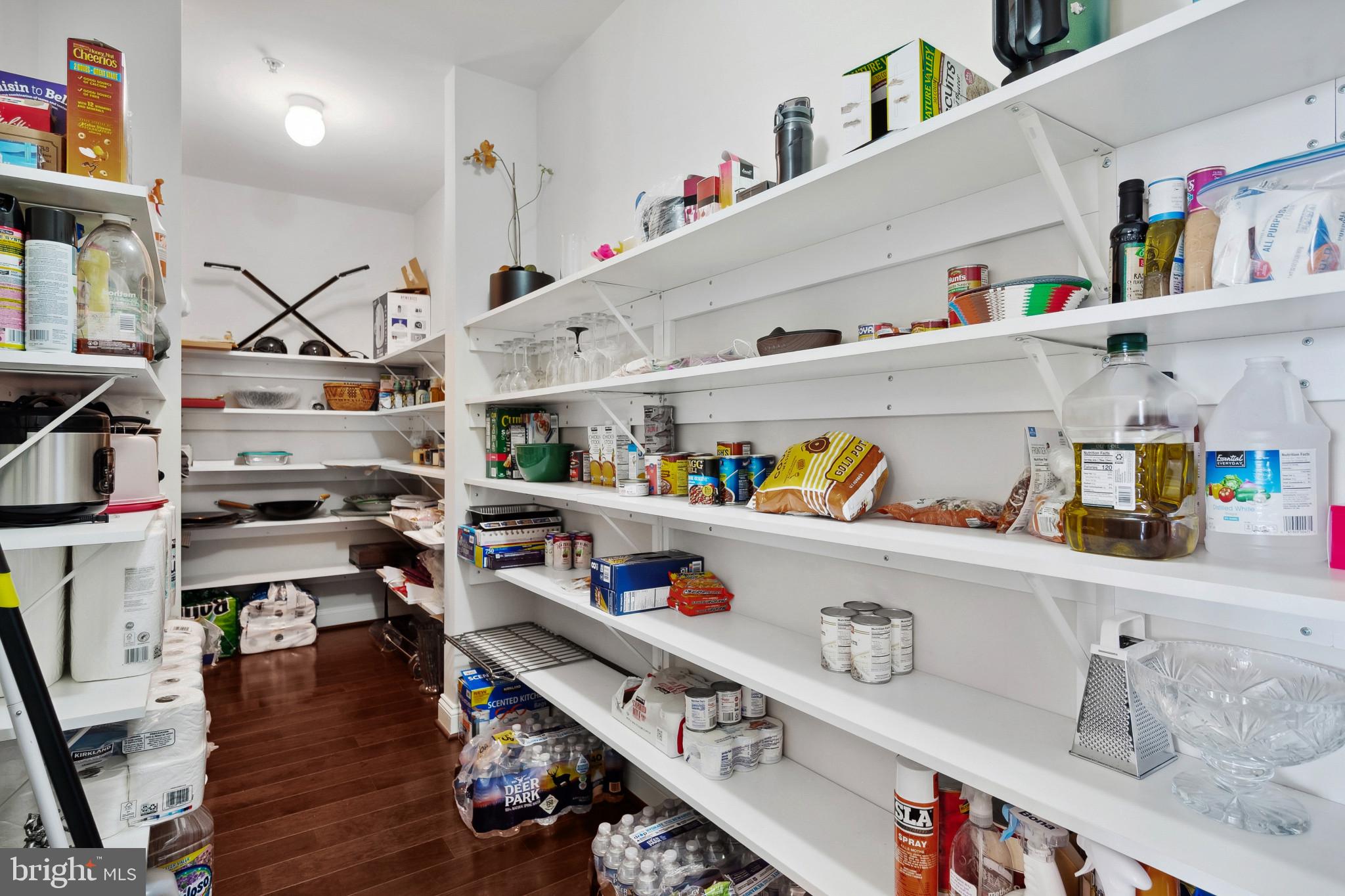 2501 Wisconsin Ave NW #404