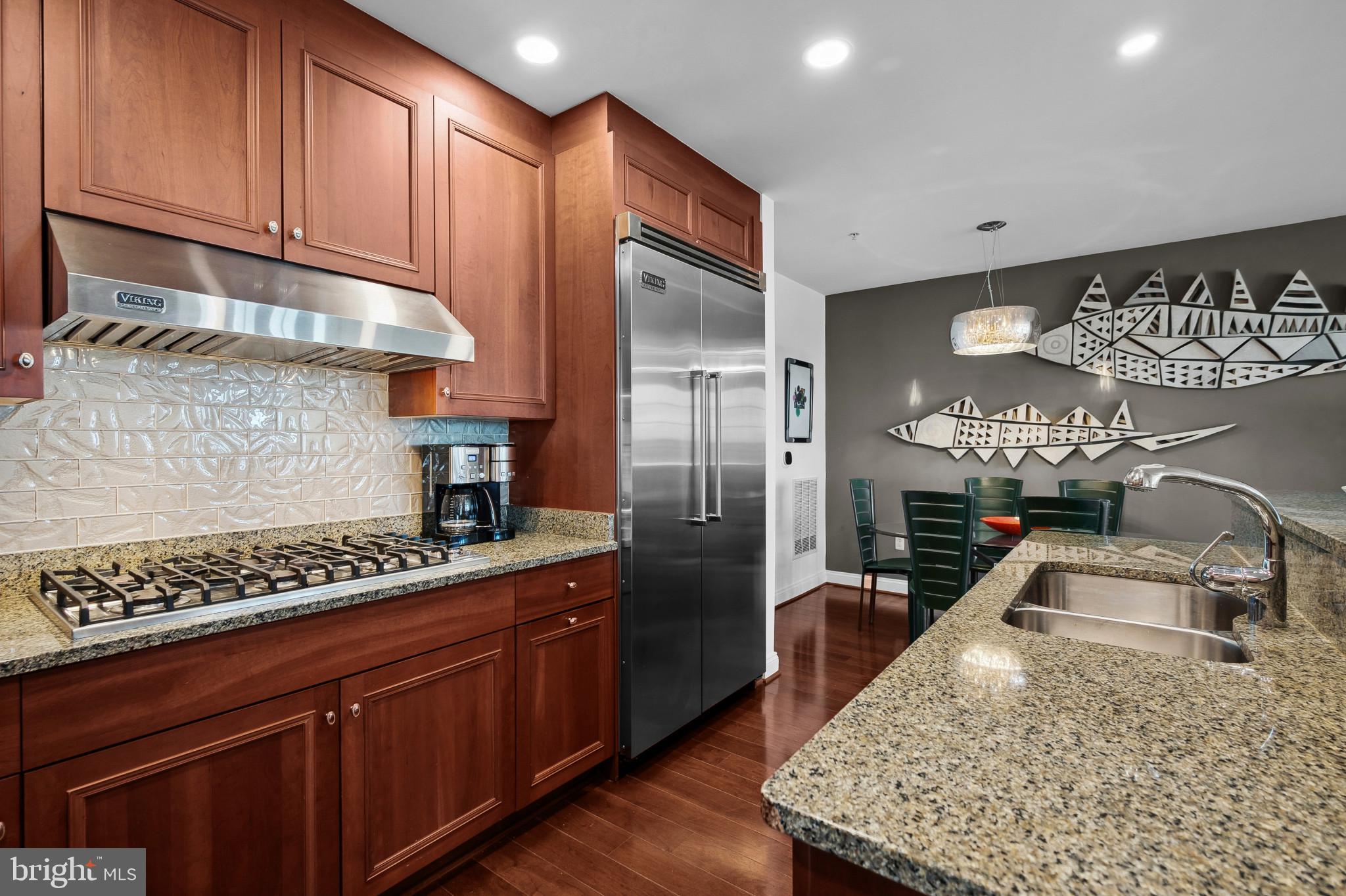 2501 Wisconsin Ave NW #404
