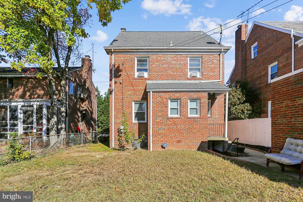 1348 UNDERWOOD STREET NW