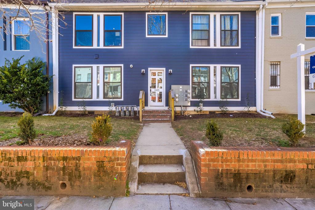 1605 F STREET NE 2