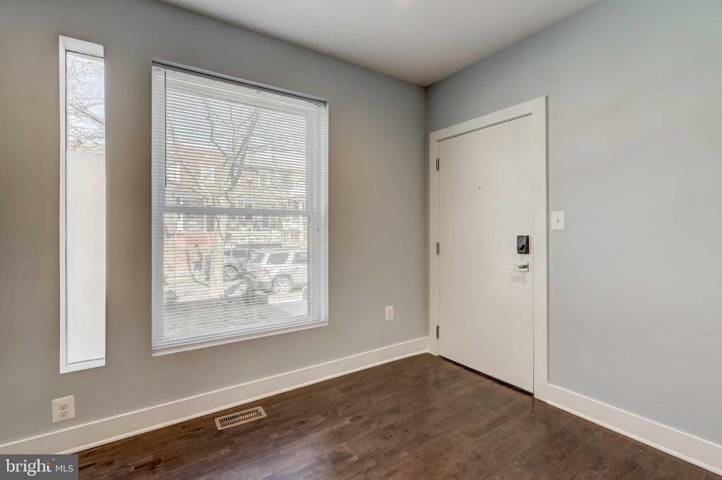 1605 F STREET NE 2