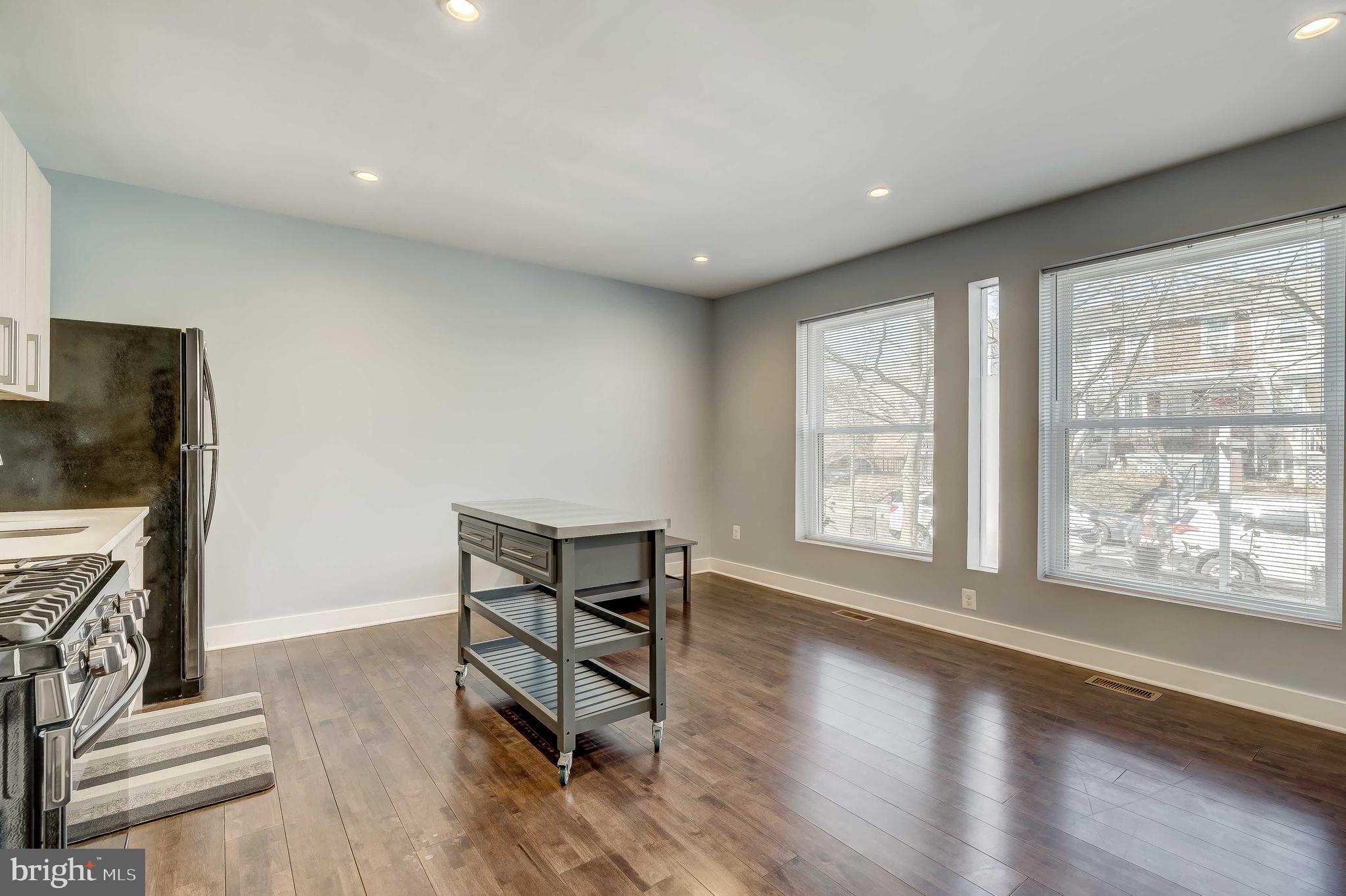 1605 F STREET NE 2