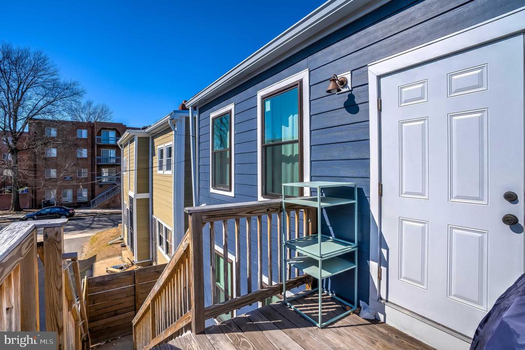 1605 F STREET NE 2