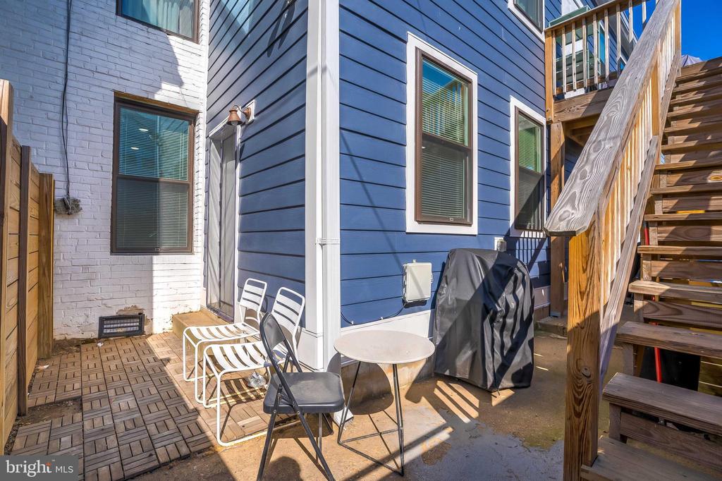1605 F STREET NE 2
