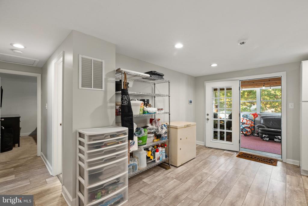 4 MADISON MILLS COURT