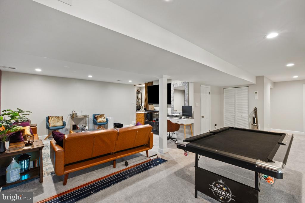 4 MADISON MILLS COURT