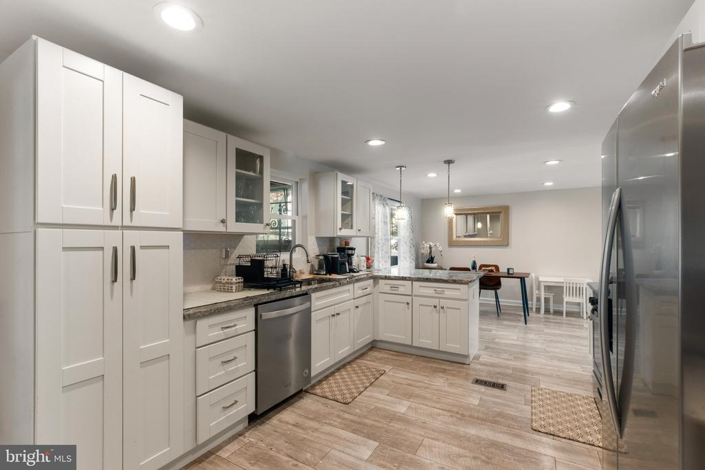 4 MADISON MILLS COURT
