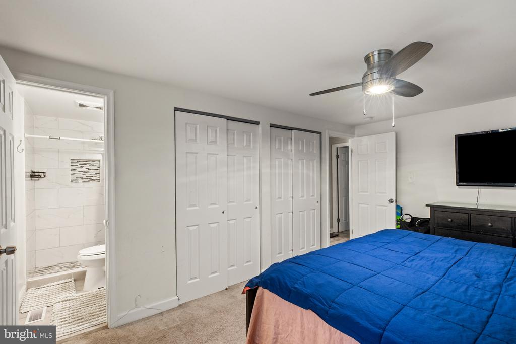 4 MADISON MILLS COURT