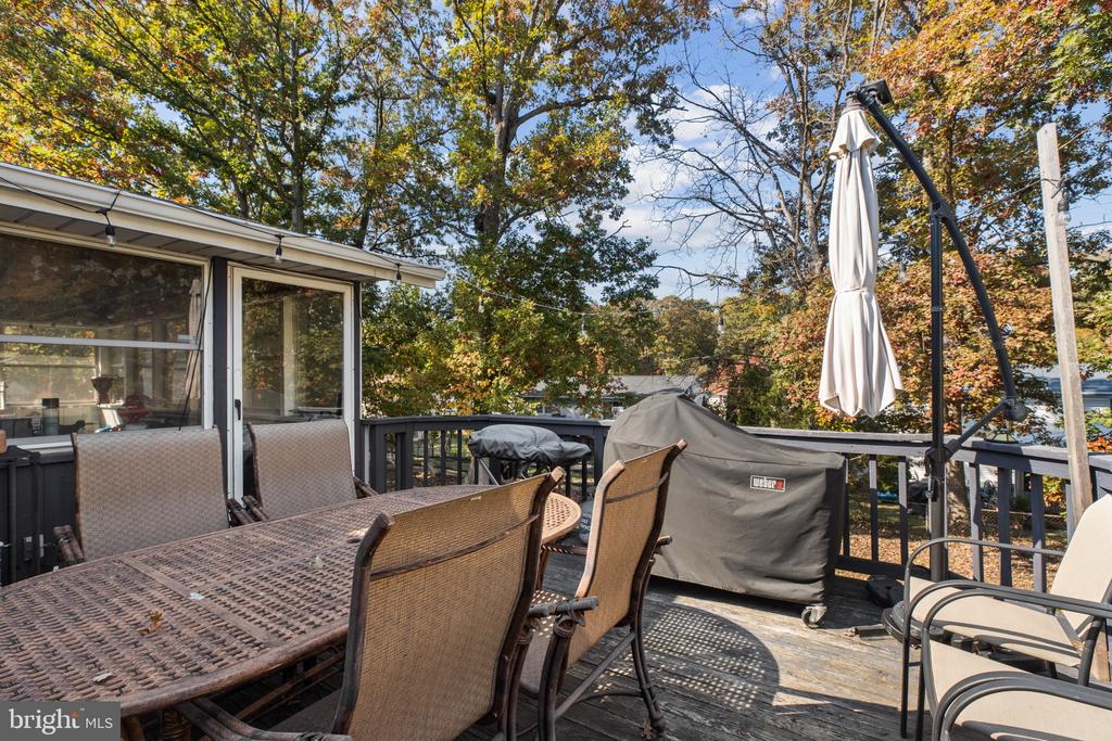 4 MADISON MILLS COURT