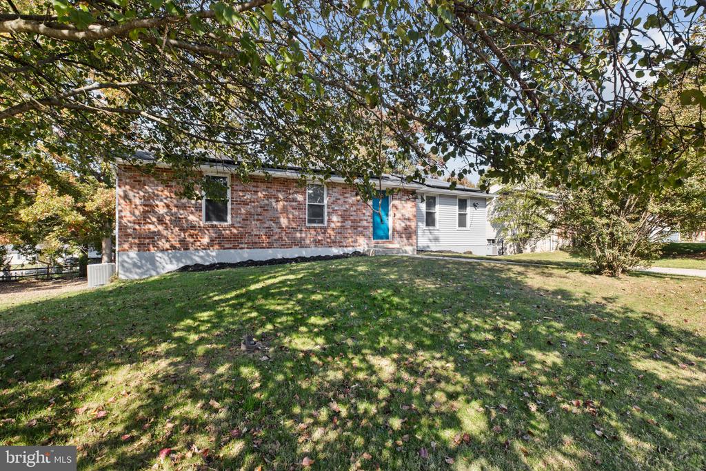 4 MADISON MILLS COURT