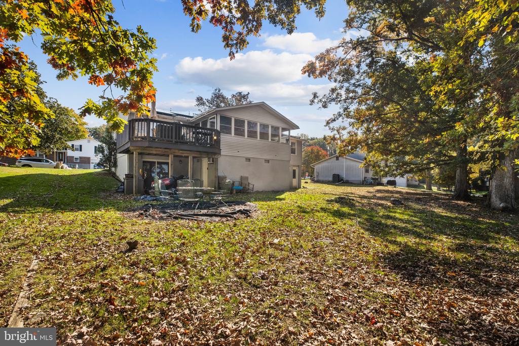 4 MADISON MILLS COURT