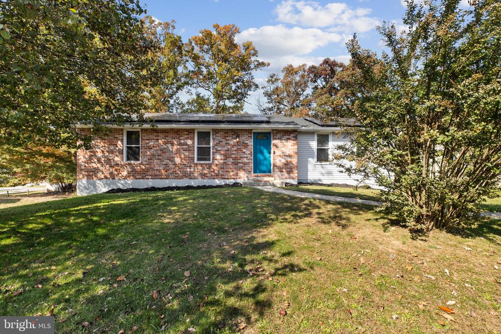 4 MADISON MILLS COURT