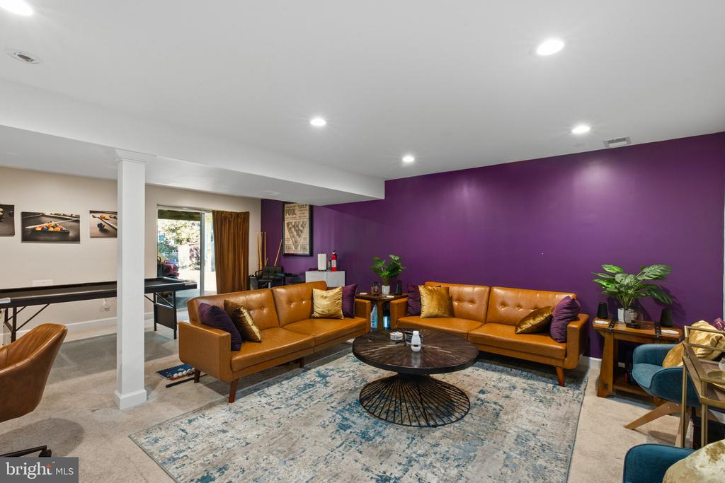 4 MADISON MILLS COURT