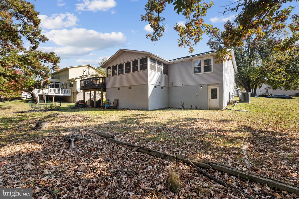 4 MADISON MILLS COURT