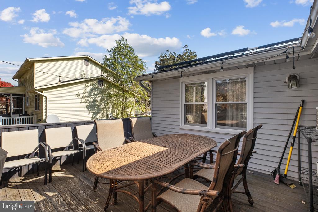 4 MADISON MILLS COURT