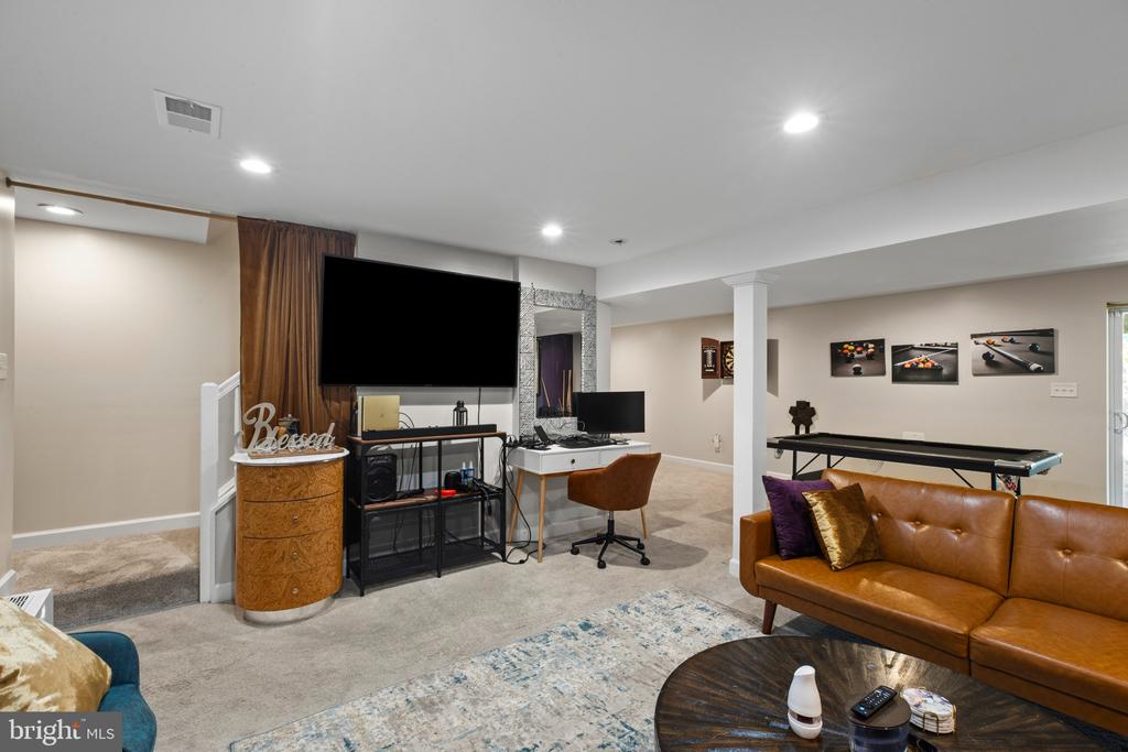 4 MADISON MILLS COURT